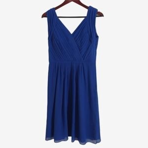 Banana Republic Women's Dress Purple Silk Crinkle Sleeveless Size 6 Deep V Neck.